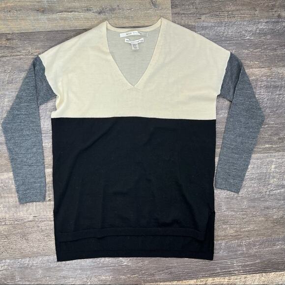 Max Studio beige black and gray 100% Marino Wool V neck sweater size XS B172 - Picture 1 of 3